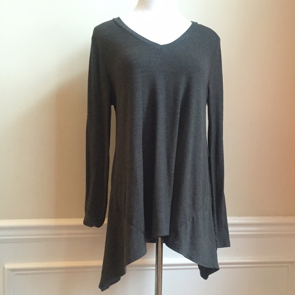 Boutique Draped Hankerchief Hem Sweater - Picture 3 of 3