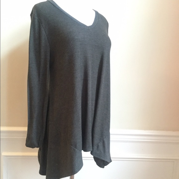 Boutique Draped Hankerchief Hem Sweater - Picture 2 of 3