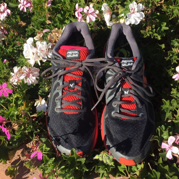 Pearl Izumi n2 running shoes