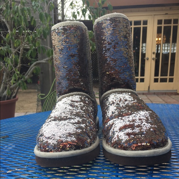 NWOT sequence ugg boots