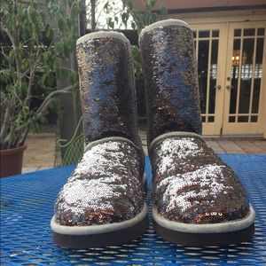 NWOT sequence ugg boots