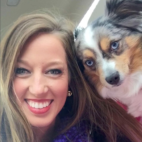 Meet your Posher, Halee - Picture 1 of 1