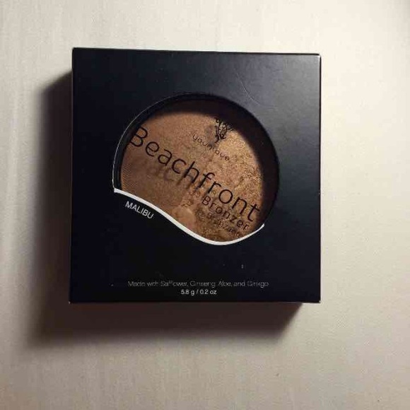 Beachfront Bronzer by Younqiue