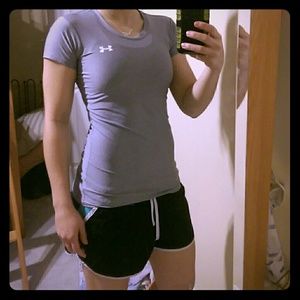 New fitted women's grey under armour