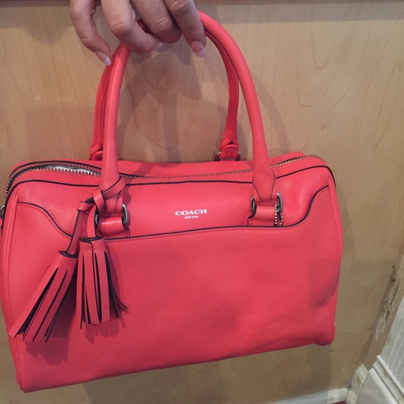 ONE HOUR SALE. AUTHENTIC COACH PURSE