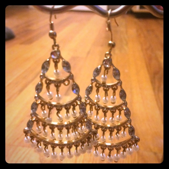 Pearl dangle earrings