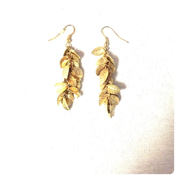 DONATED | Gold leaf earrings