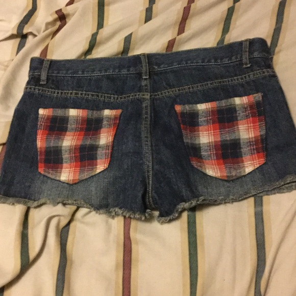 Shorts - Picture 2 of 2