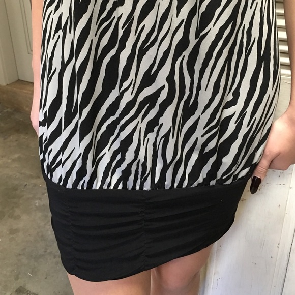 Animal print grey and black Geneva dress - Picture 4 of 4