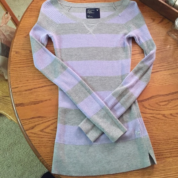 Adorable American Eagle sweater in size S!