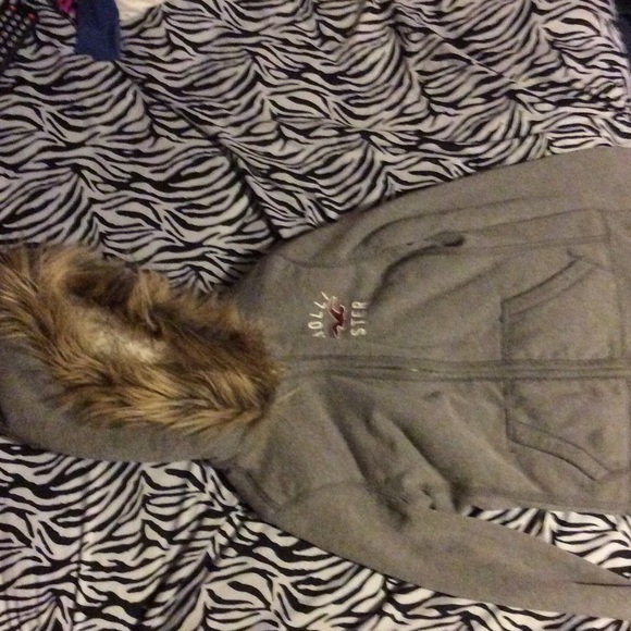 Jacket that is Gray ,white ,brown