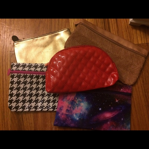 6 ipsy bags ! - Picture 1 of 2