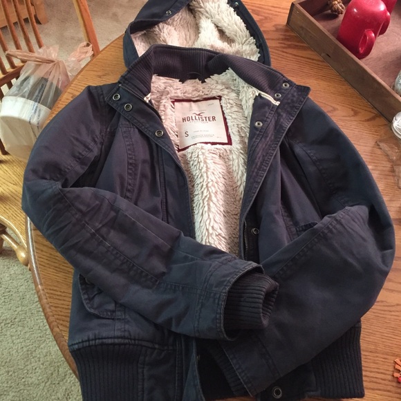 Hollister very warm winter coat! Size S