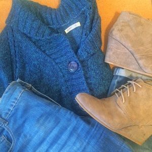 Blue Short Sleeve Dolman Sweater