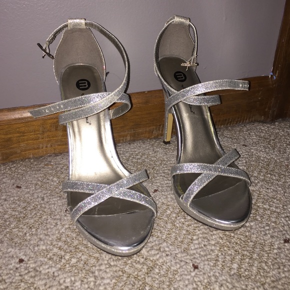 Glittery high heels (Michael Antonio)