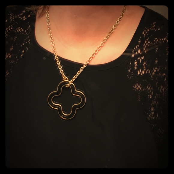 Black and gold necklace - Picture 1 of 3