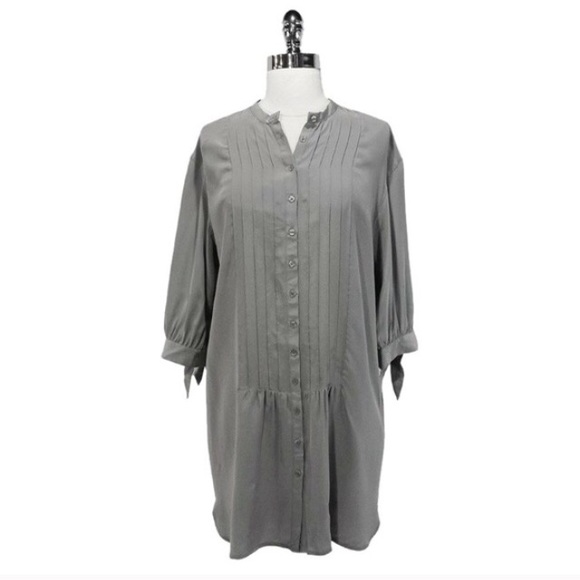 Club Monaco Dress / Tunic Silk. Silver/gray