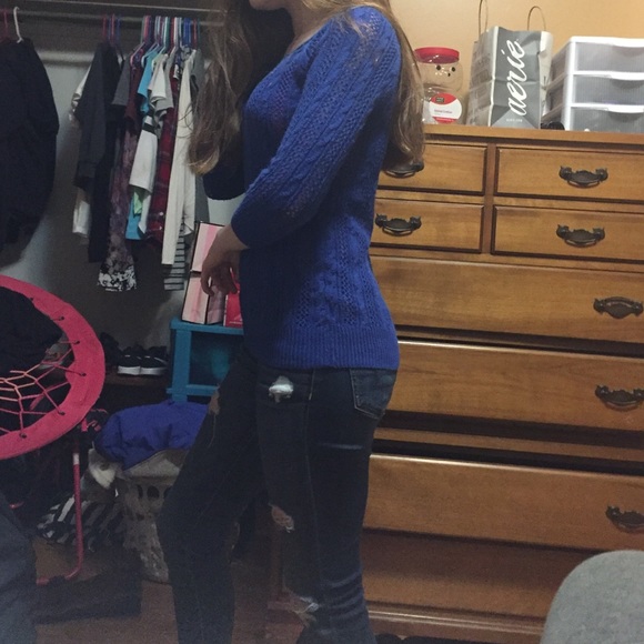 Blue sweater - Picture 3 of 3