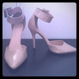 Tan heels