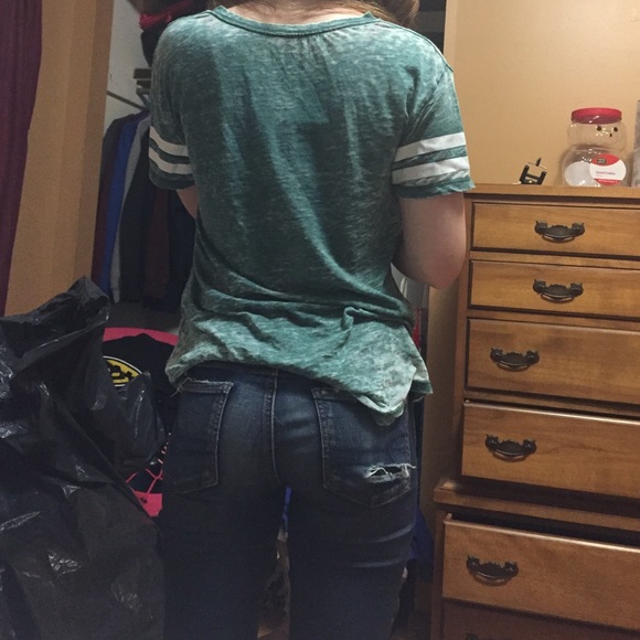 Green short sleeve - Picture 2 of 3