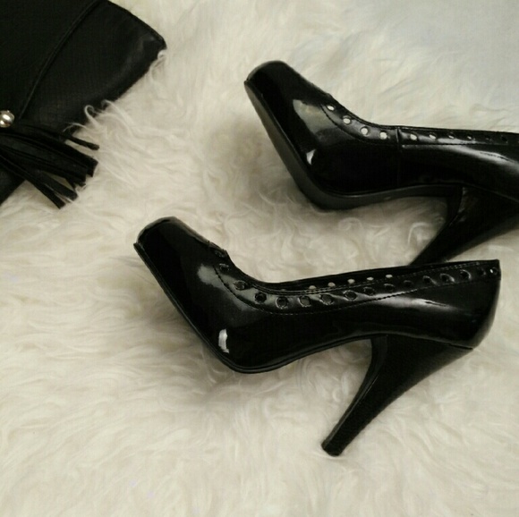 Anne Michelle Pumps - Picture 2 of 2