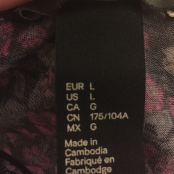 3/4 sleeved top - Picture 2 of 2