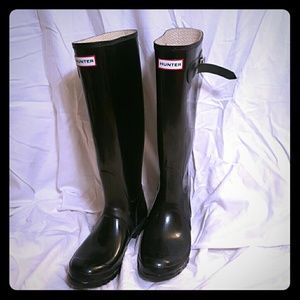 (Hunter Boots) Tall Black Boots with Fleece Socks