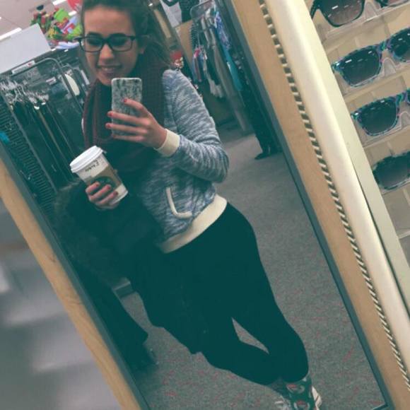 Meet your Posher, Emma - Picture 1 of 1