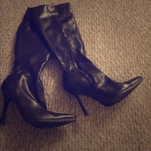 Steve Madden leather boots