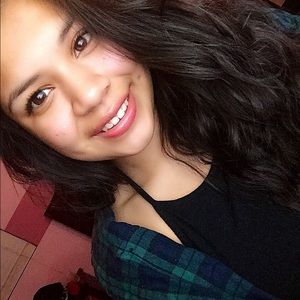 Meet your Posher, Adriana