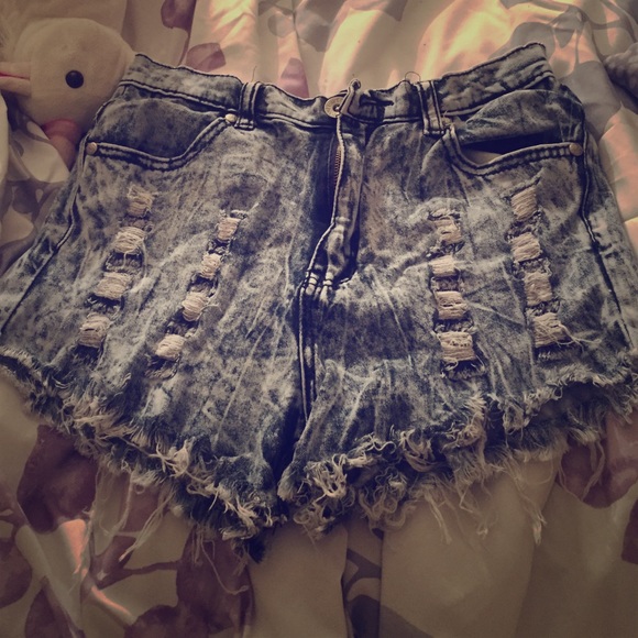 Shorts - Picture 1 of 2