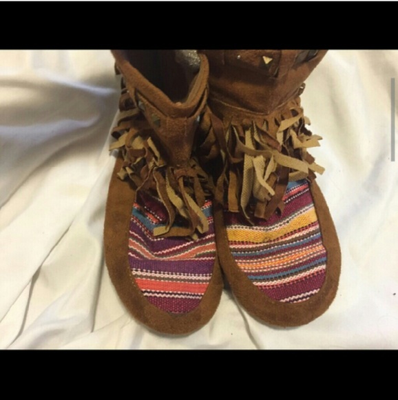 Fringed Moccasin Booties - Picture 2 of 3