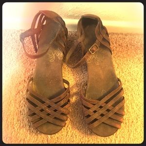 Skechers Brown Strappy Low Platform Heels Sz 9