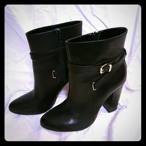 (Ava & Aiden) Black Leather Heeled Booties