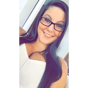 Meet your Posher, Becca