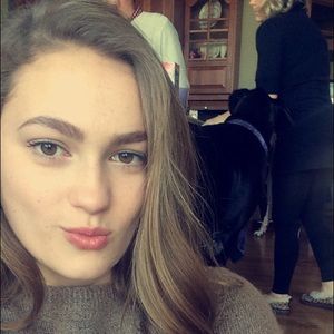 Meet your Posher, Ariana