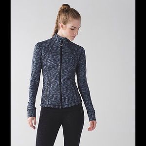 SOLD Lululemon Define Dramatic Static Sz 4