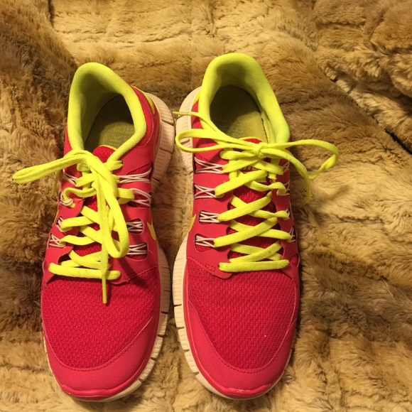 Size 8.5 Nike Free 5.0