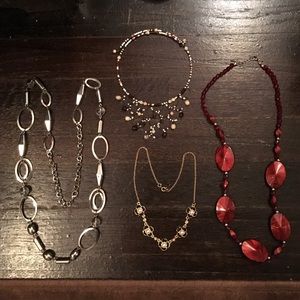 Bundle of 4 necklaces