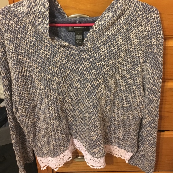 Lightweight hoodie sweater