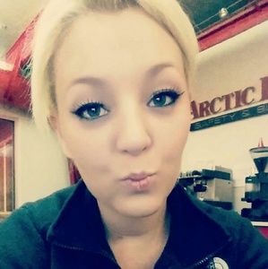 Meet your Posher, Karisa
