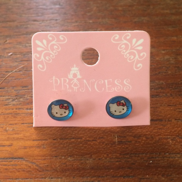 😻Hello Kitty Earrings😍NWT!!