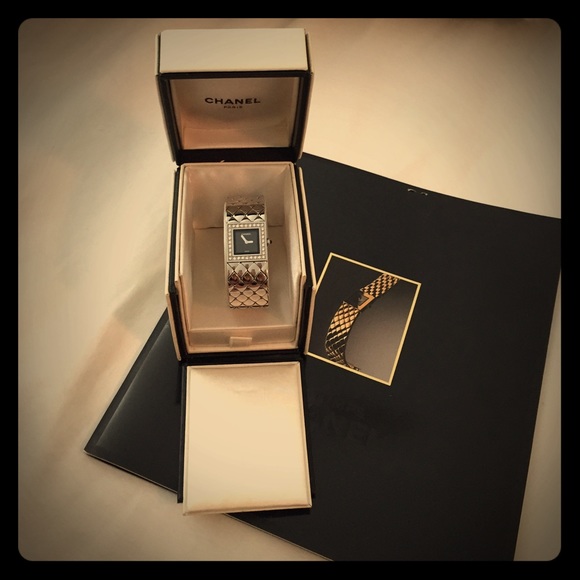 CHANEL Accessories - 💯% authentic Chanel Matelassee diamond watch