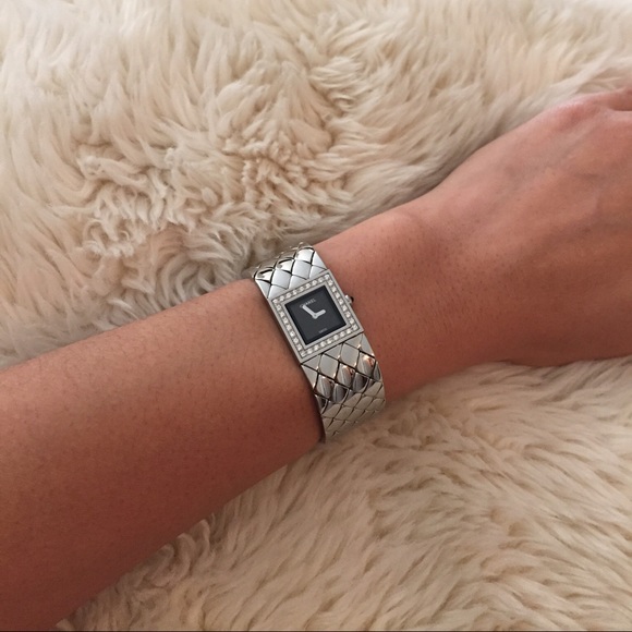 π―% authentic Chanel Matelassee diamond watch - Picture 3 of 4
