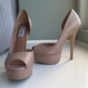 Steve Madden Admirre Peep toe Heels in blush NWOT