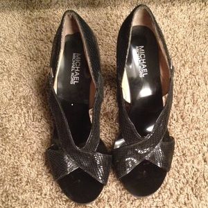 MK scale open toe heels