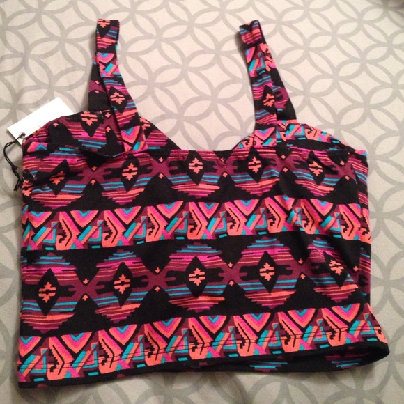 Aztec Crop top - Picture 2 of 4