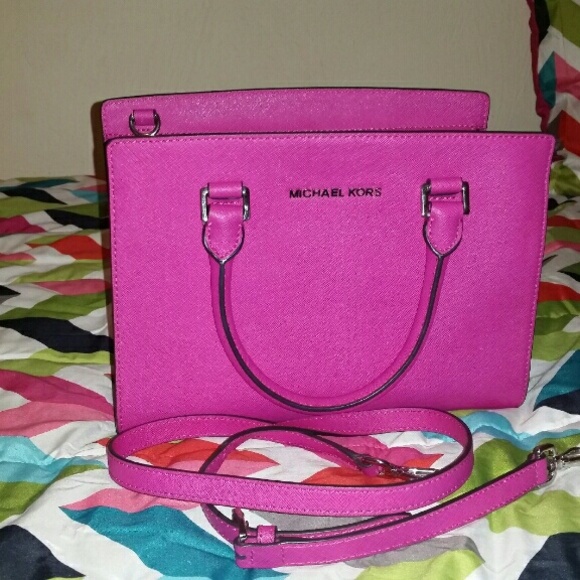 Michael Kors Handbags - Michael Kors Selma Medium Satchel