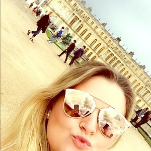 Meet your Posher, Kim