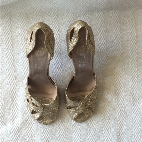 Anne Klein | ✨Champagne Heels
